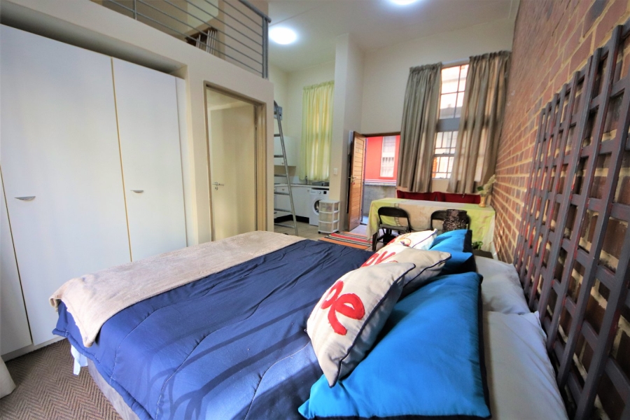 To Let 2 Bedroom Property for Rent in Houghton Estate Gauteng