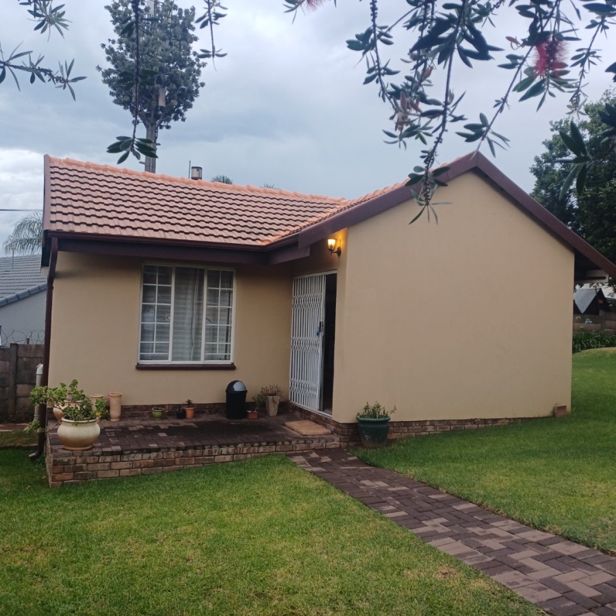1 Bedroom Property for Sale in Elardus Park Gauteng