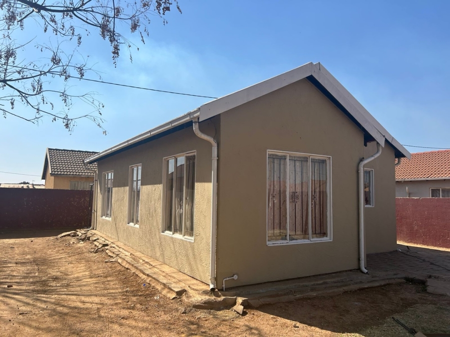  Bedroom Property for Sale in Stretford Gauteng