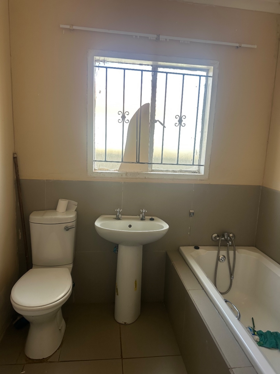  Bedroom Property for Sale in Stretford Gauteng