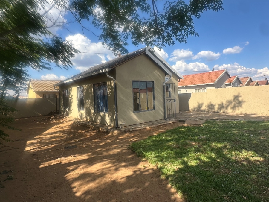  Bedroom Property for Sale in Stretford Gauteng