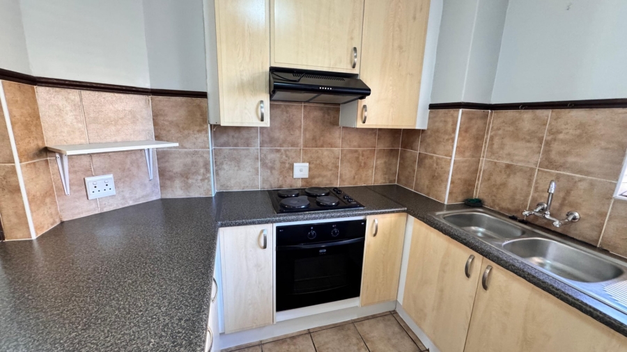 2 Bedroom Property for Sale in Die Hoewes Gauteng