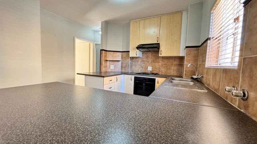 2 Bedroom Property for Sale in Die Hoewes Gauteng