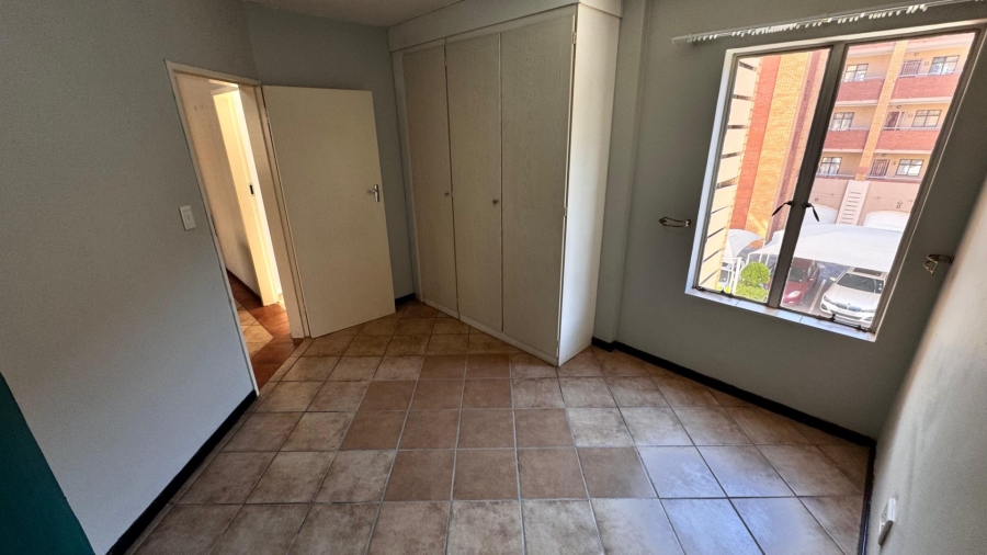 2 Bedroom Property for Sale in Die Hoewes Gauteng