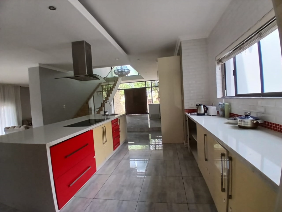 6 Bedroom Property for Sale in Crescent Wood Country Estate Gauteng