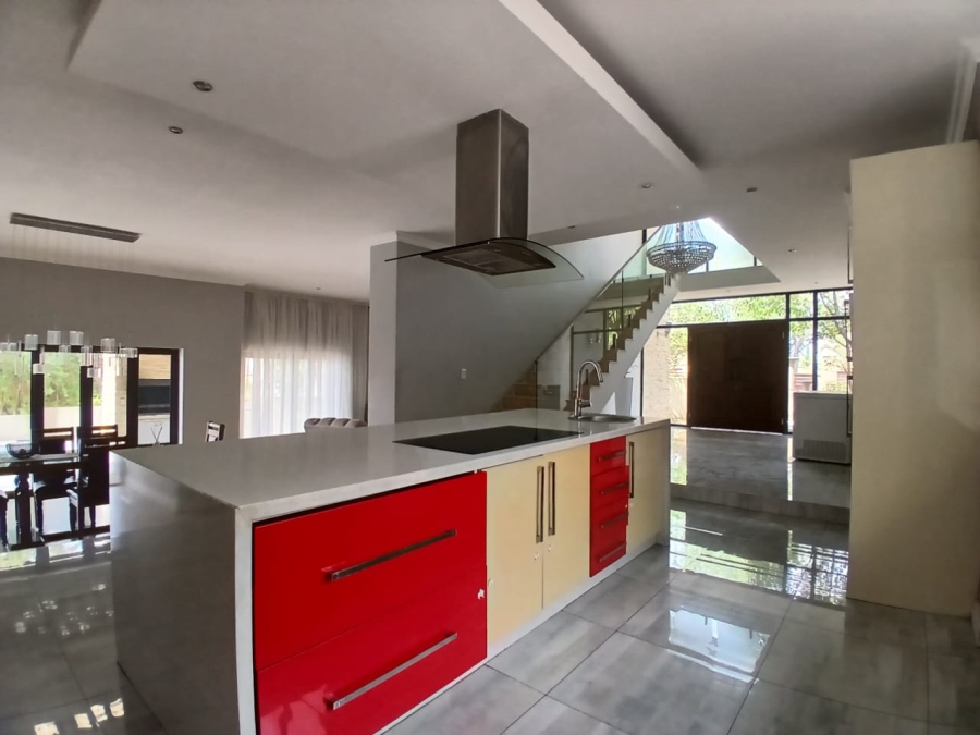 6 Bedroom Property for Sale in Crescent Wood Country Estate Gauteng