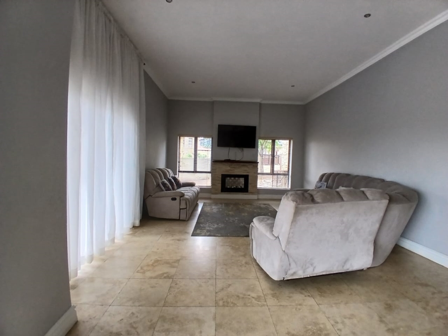 6 Bedroom Property for Sale in Crescent Wood Country Estate Gauteng