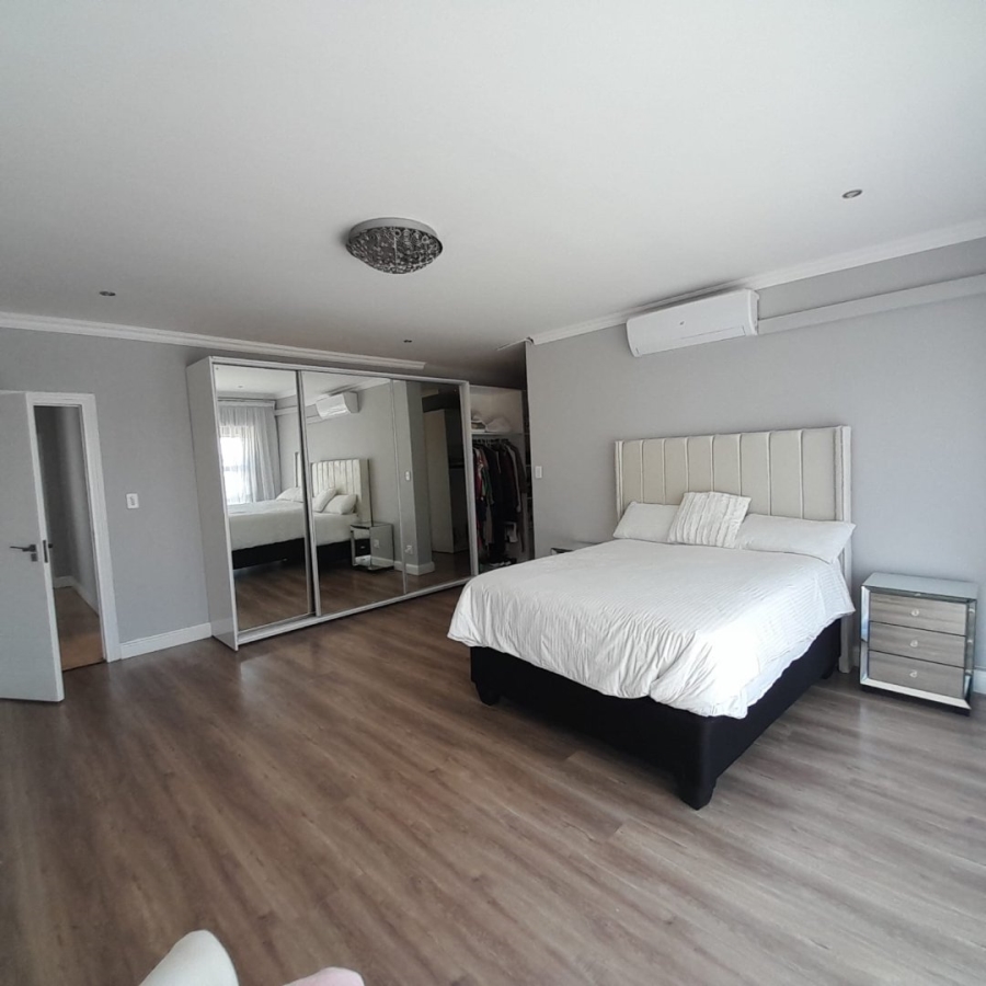 6 Bedroom Property for Sale in Crescent Wood Country Estate Gauteng