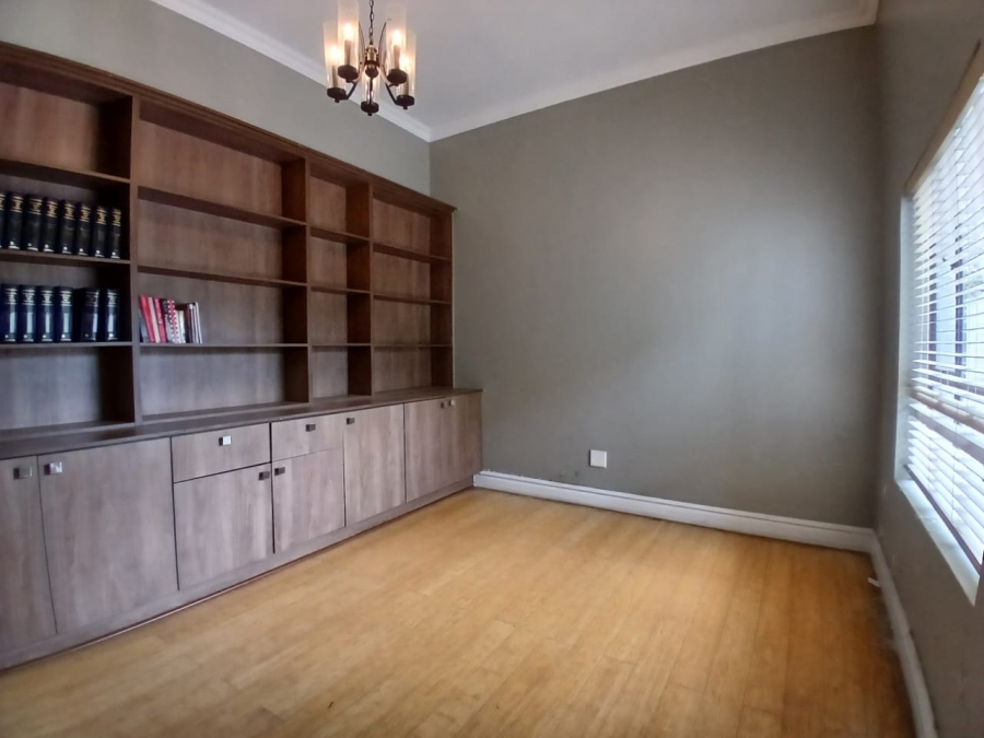 6 Bedroom Property for Sale in Crescent Wood Country Estate Gauteng