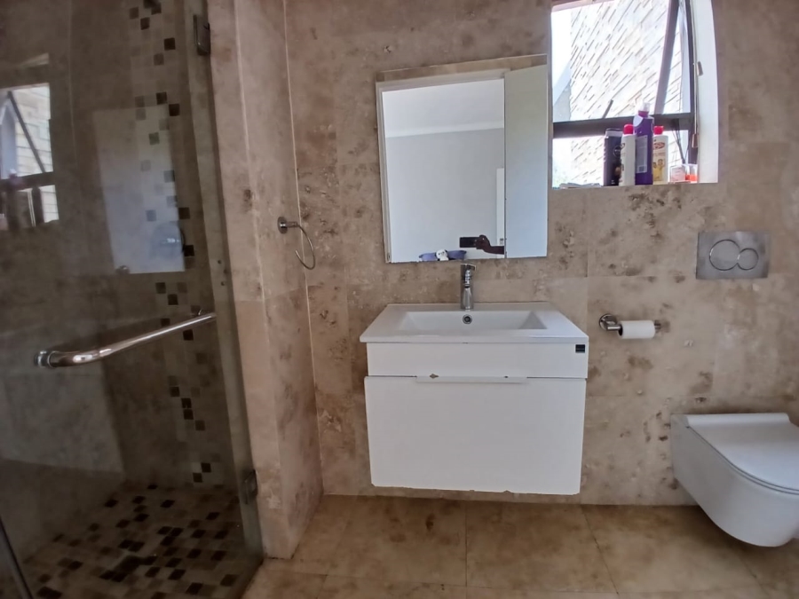 6 Bedroom Property for Sale in Crescent Wood Country Estate Gauteng