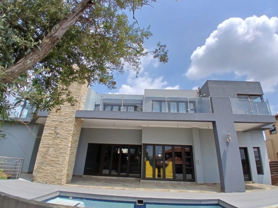 6 Bedroom Property for Sale in Crescent Wood Country Estate Gauteng
