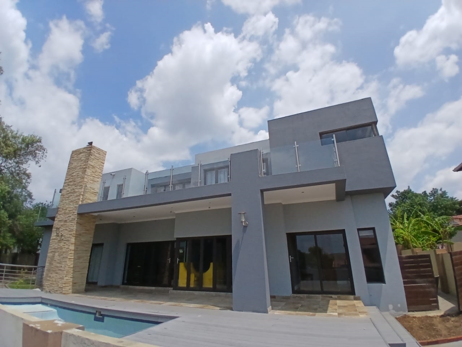 6 Bedroom Property for Sale in Crescent Wood Country Estate Gauteng