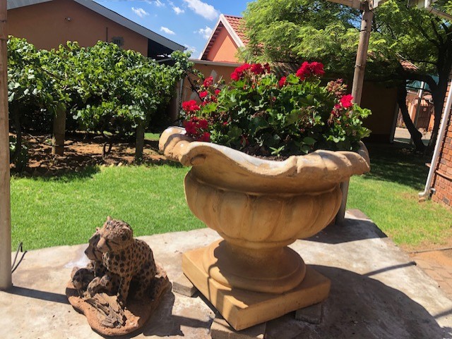 Commercial Property for Sale in Princess A H Gauteng