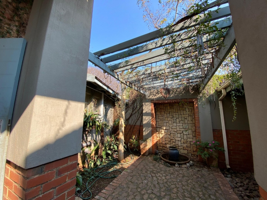 4 Bedroom Property for Sale in Eldoraigne Gauteng