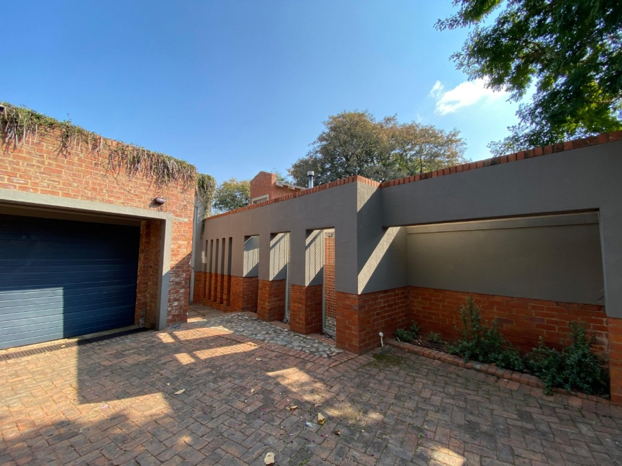 4 Bedroom Property for Sale in Eldoraigne Gauteng