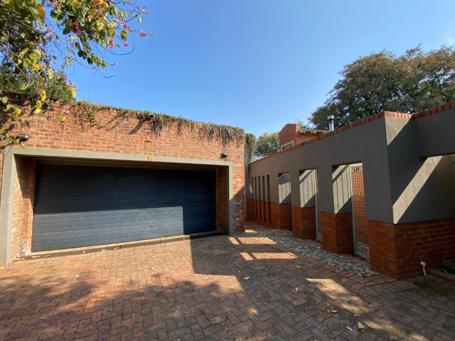 4 Bedroom Property for Sale in Eldoraigne Gauteng