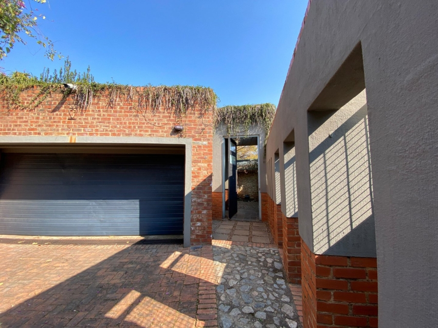 4 Bedroom Property for Sale in Eldoraigne Gauteng