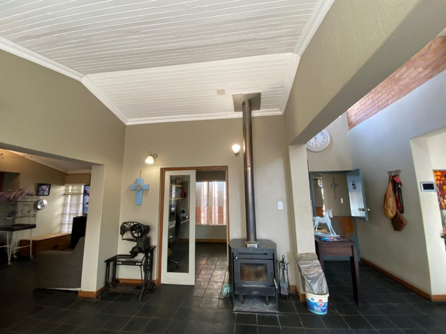 4 Bedroom Property for Sale in Eldoraigne Gauteng