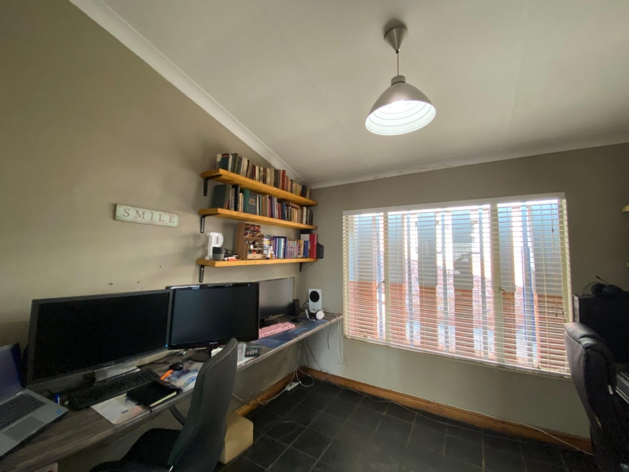 4 Bedroom Property for Sale in Eldoraigne Gauteng