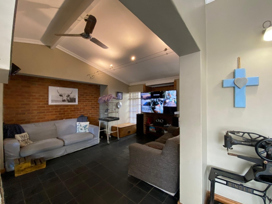 4 Bedroom Property for Sale in Eldoraigne Gauteng