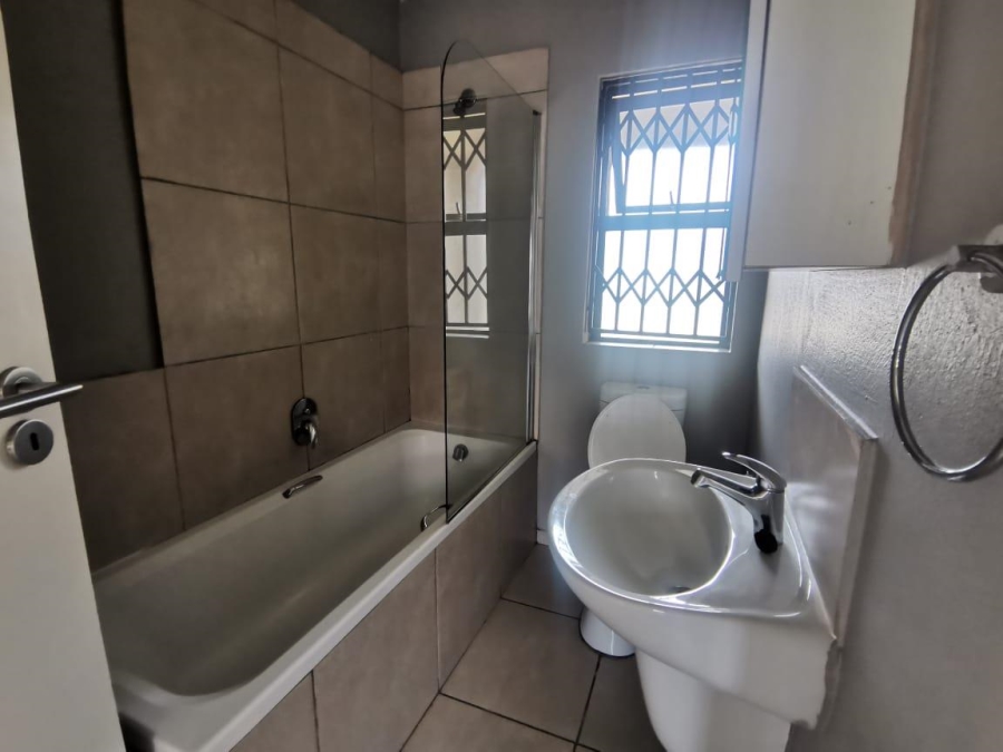 2 Bedroom Property for Sale in The Stewards Gauteng