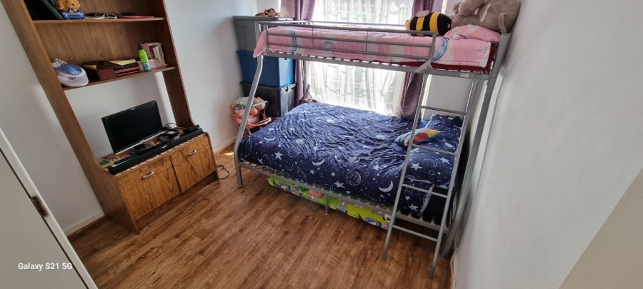 2 Bedroom Property for Sale in Rooihuiskraal North Gauteng