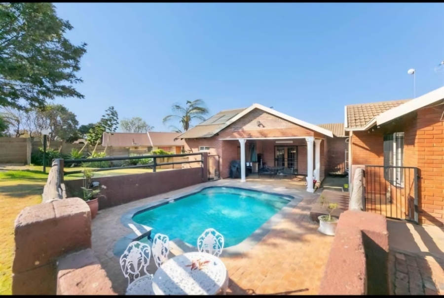 3 Bedroom Property for Sale in Heuweloord Gauteng