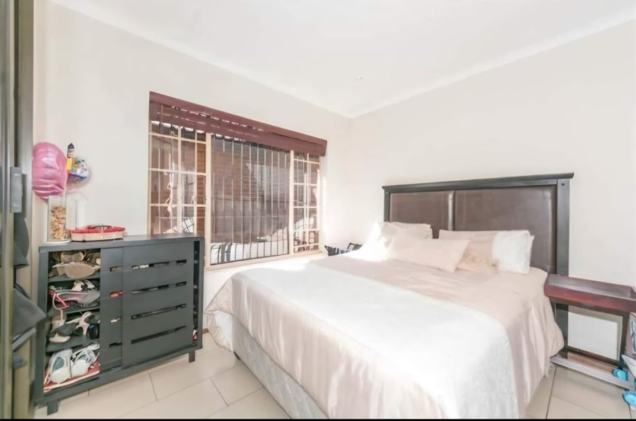 3 Bedroom Property for Sale in Heuweloord Gauteng