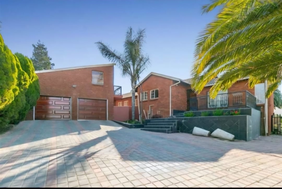 3 Bedroom Property for Sale in Heuweloord Gauteng