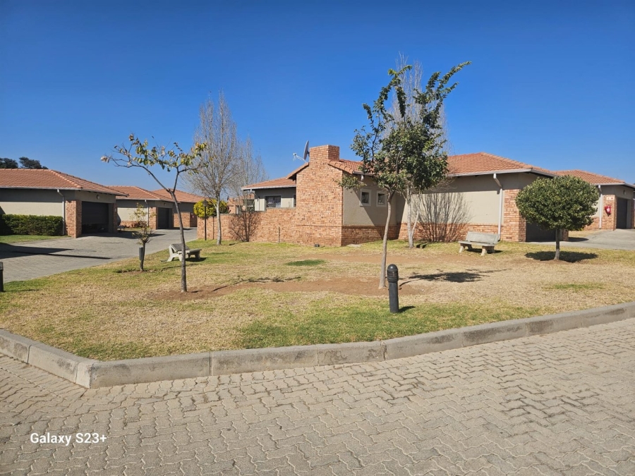 3 Bedroom Property for Sale in Noordwyk Gauteng