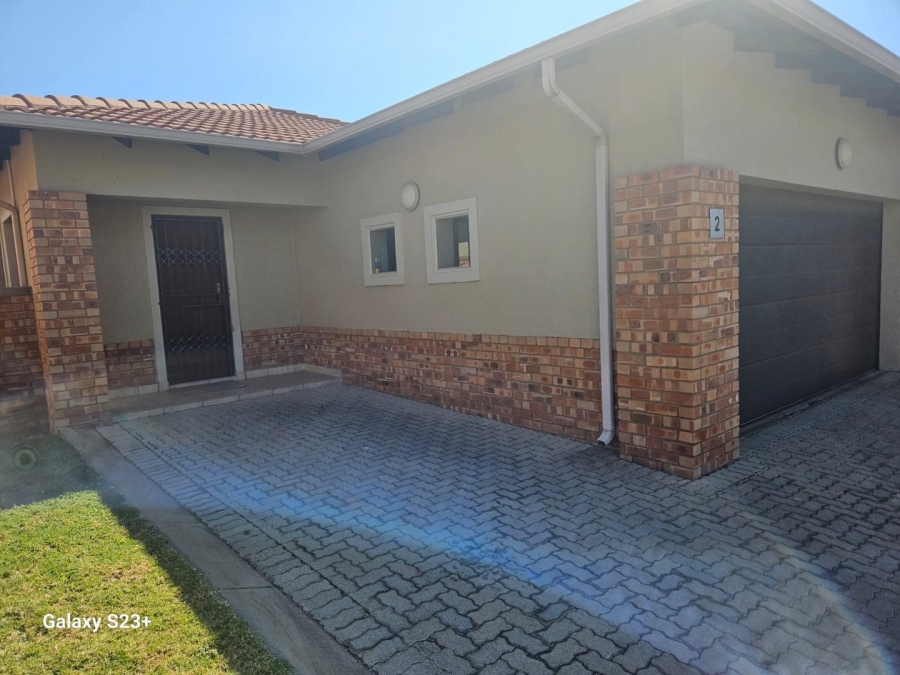 3 Bedroom Property for Sale in Noordwyk Gauteng