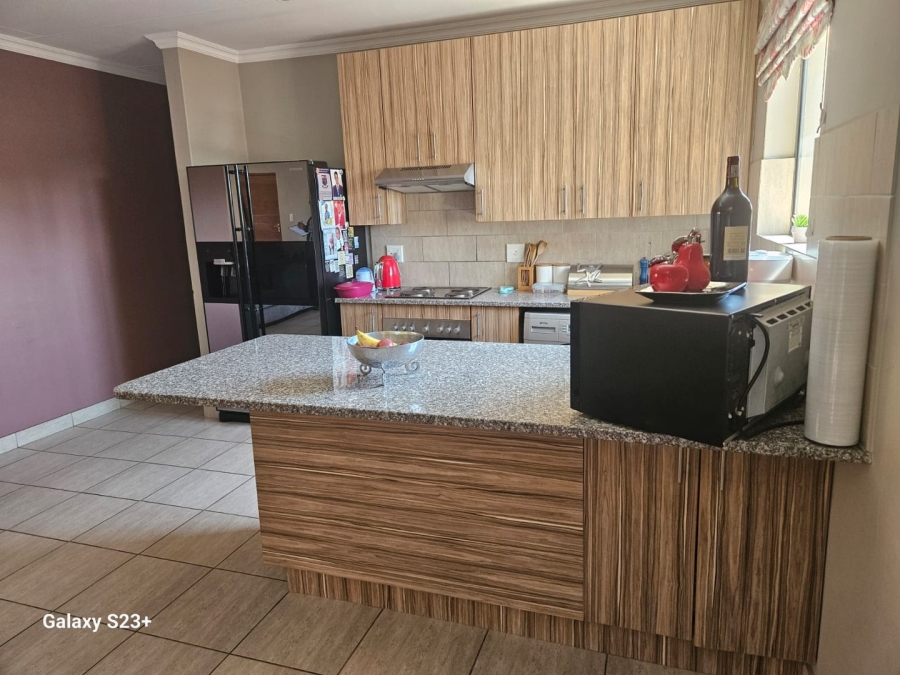 3 Bedroom Property for Sale in Noordwyk Gauteng