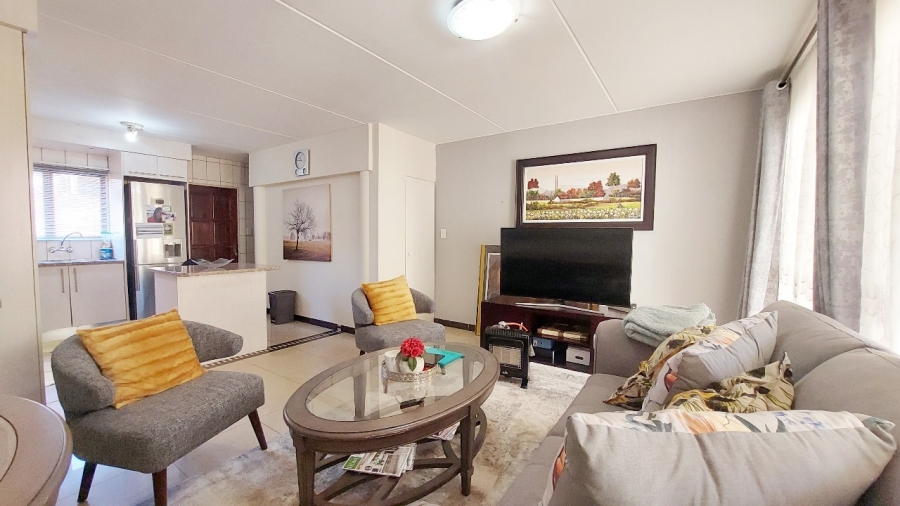 To Let 2 Bedroom Property for Rent in Mondeor Gauteng