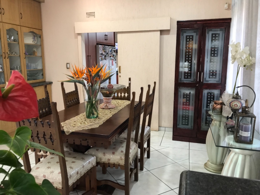 4 Bedroom Property for Sale in Lenasia Ext 9 Gauteng