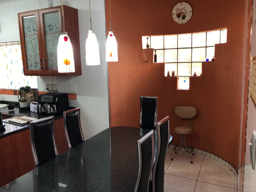 4 Bedroom Property for Sale in Lenasia Ext 9 Gauteng