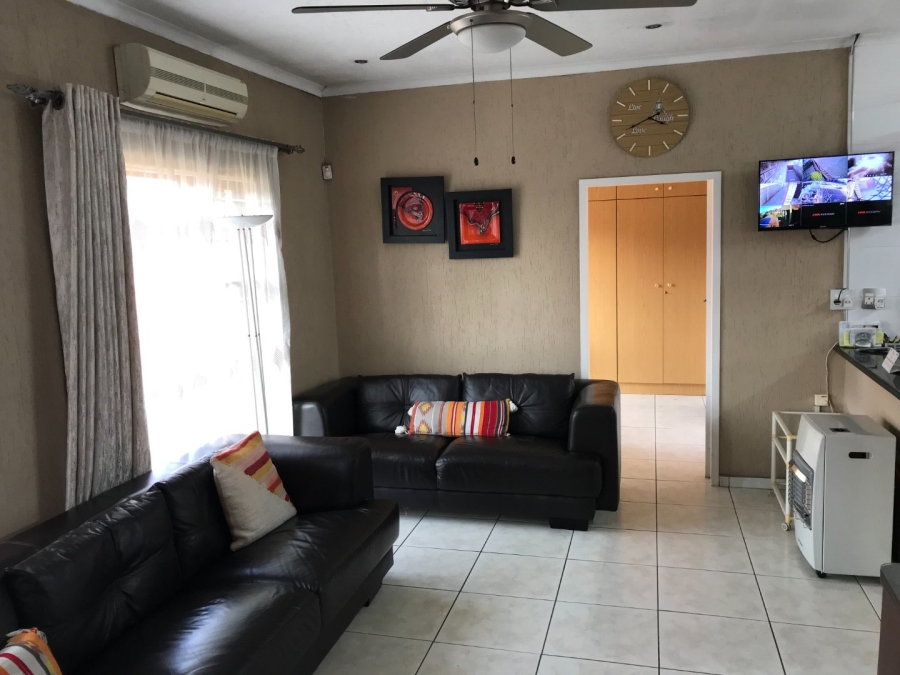 4 Bedroom Property for Sale in Lenasia Ext 9 Gauteng