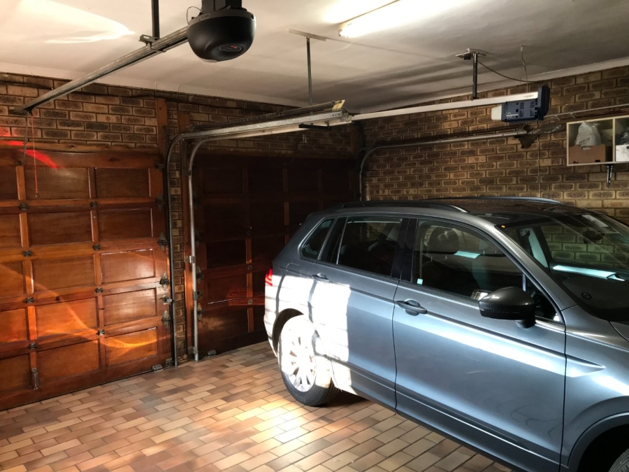 4 Bedroom Property for Sale in Lenasia Ext 9 Gauteng