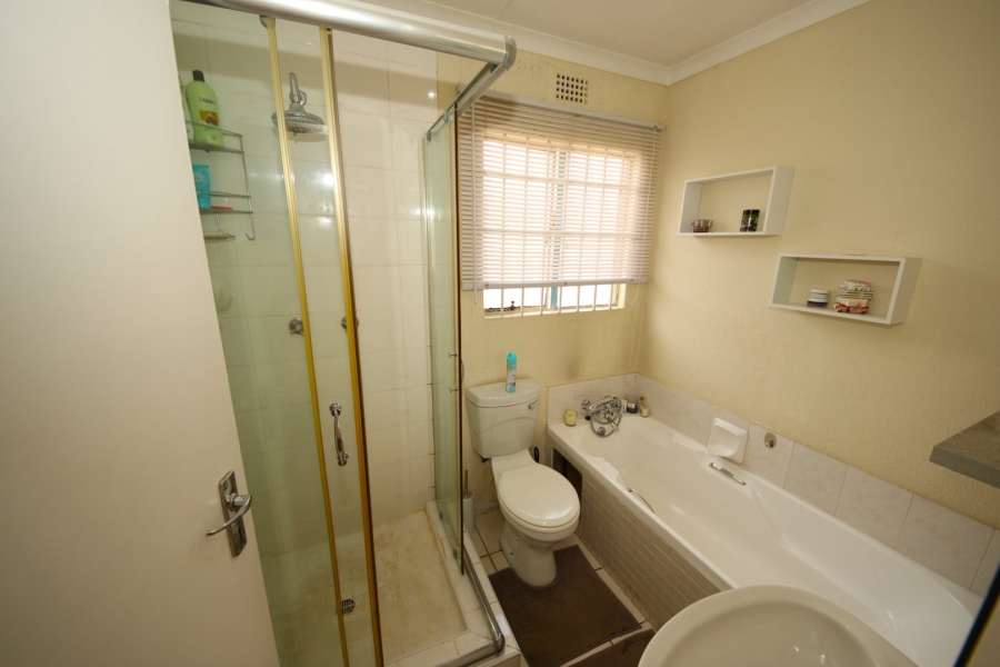 2 Bedroom Property for Sale in Eden Glen Gauteng