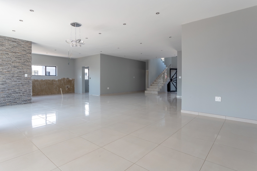 4 Bedroom Property for Sale in Ruimsig Country Estate Gauteng