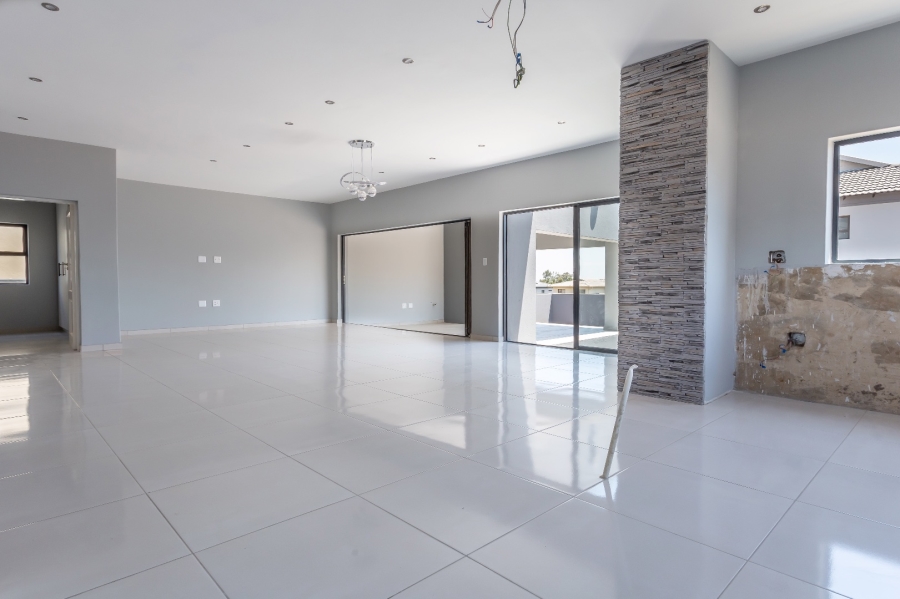 4 Bedroom Property for Sale in Ruimsig Country Estate Gauteng