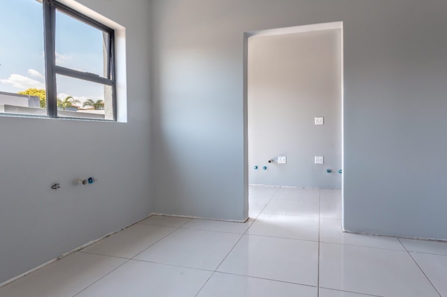 4 Bedroom Property for Sale in Ruimsig Country Estate Gauteng