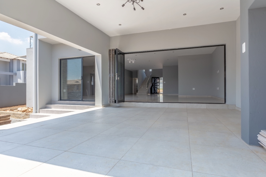 4 Bedroom Property for Sale in Ruimsig Country Estate Gauteng