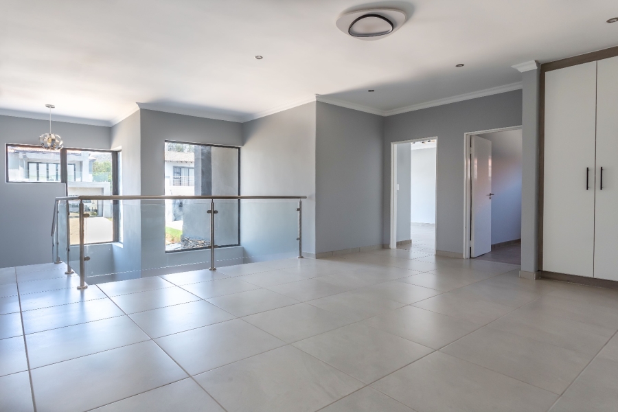 4 Bedroom Property for Sale in Ruimsig Country Estate Gauteng