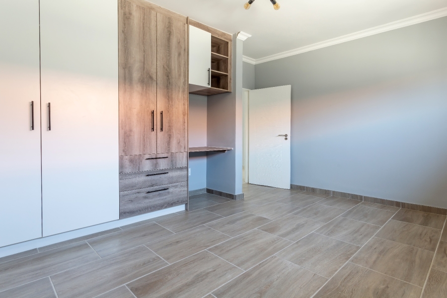 4 Bedroom Property for Sale in Ruimsig Country Estate Gauteng