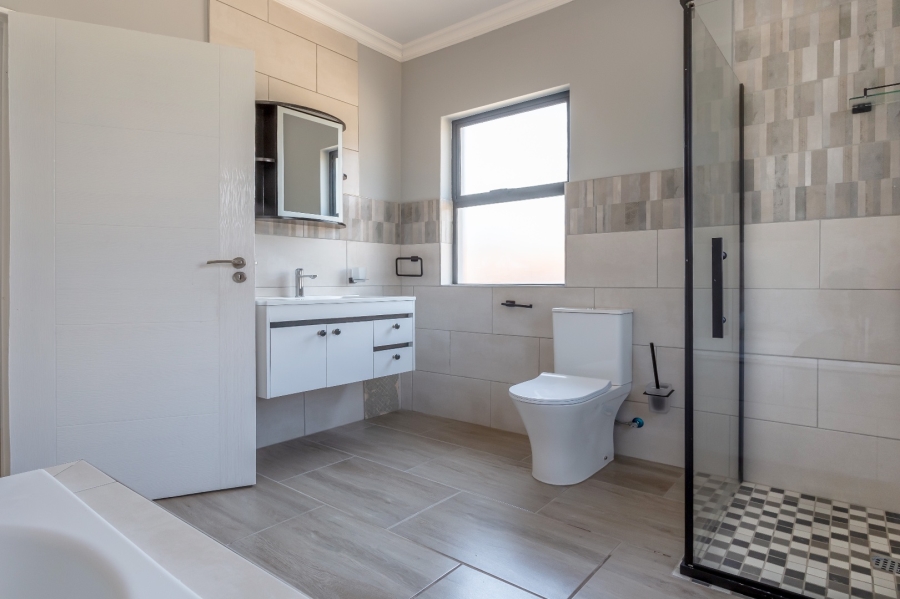 4 Bedroom Property for Sale in Ruimsig Country Estate Gauteng