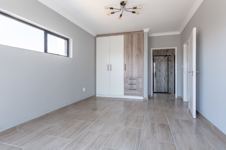 4 Bedroom Property for Sale in Ruimsig Country Estate Gauteng