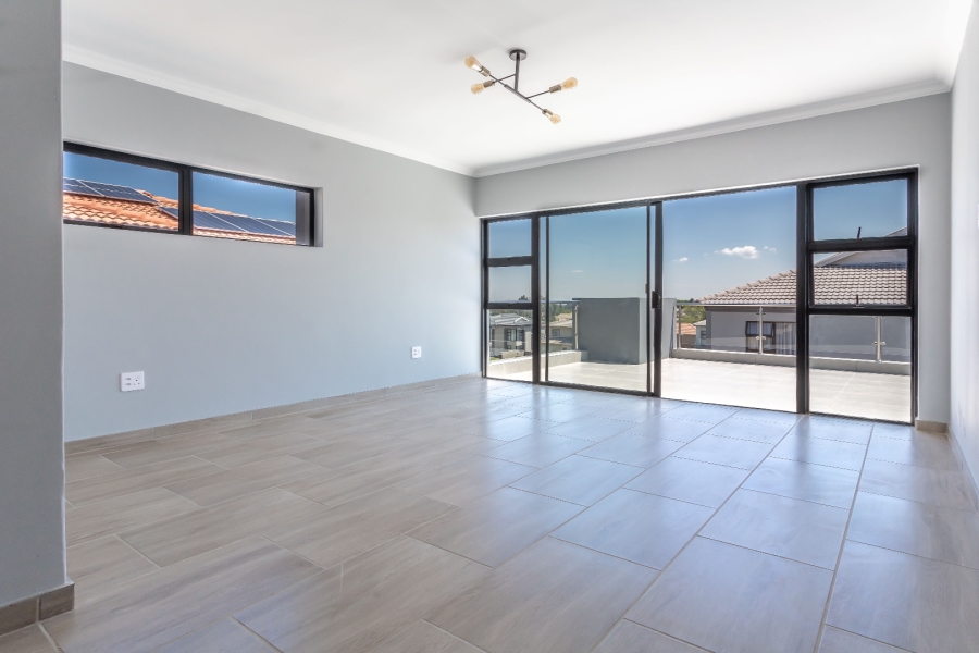 4 Bedroom Property for Sale in Ruimsig Country Estate Gauteng