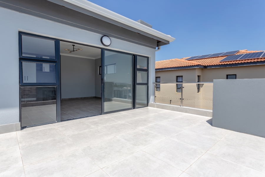 4 Bedroom Property for Sale in Ruimsig Country Estate Gauteng