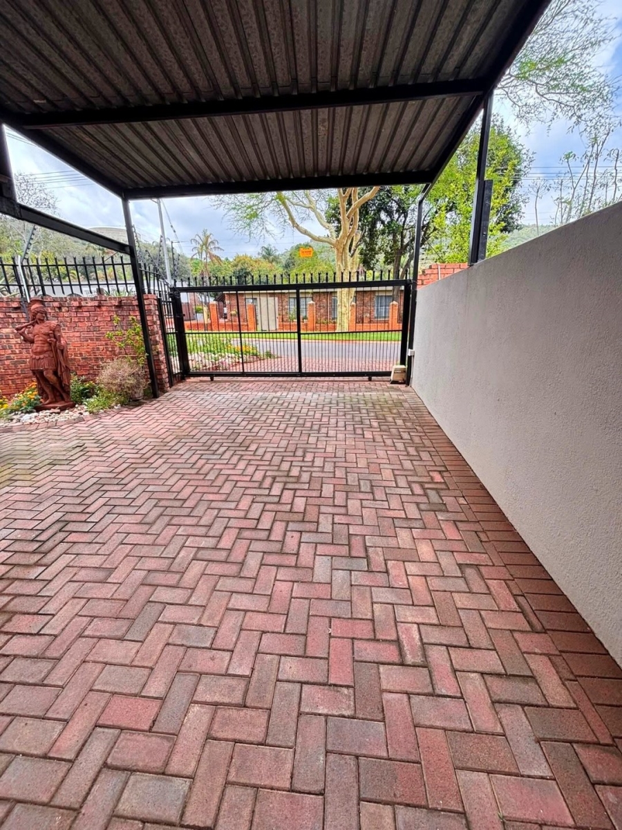 6 Bedroom Property for Sale in Wonderboom Gauteng