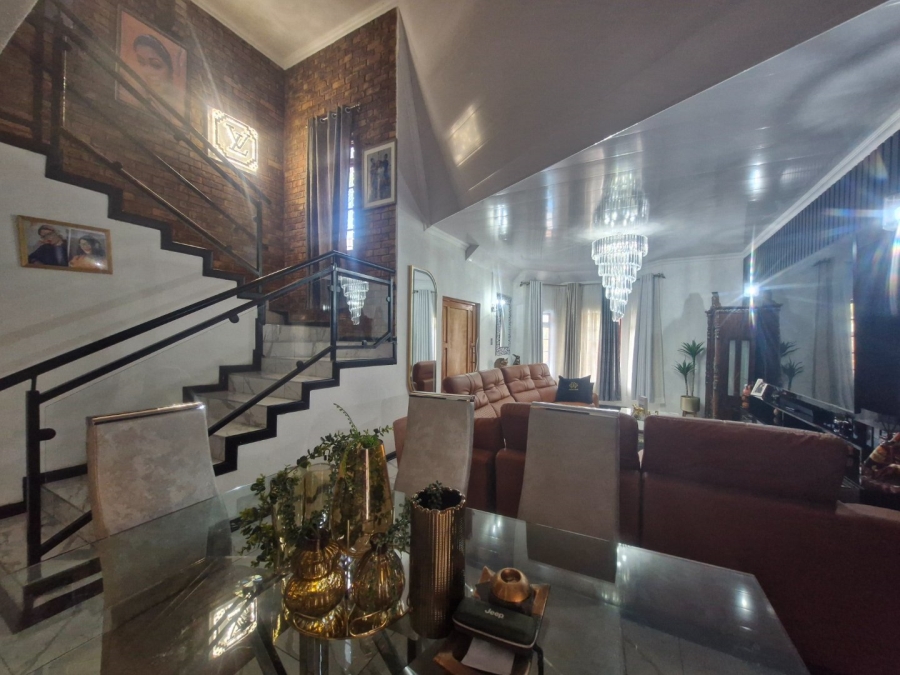 4 Bedroom Property for Sale in Dayanglen Gauteng